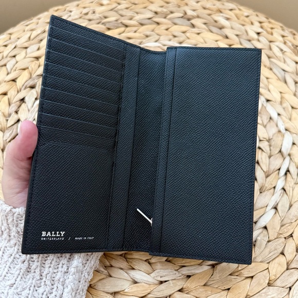BALLY black pebbled leather flip open wallet - Picture 2 of 5
